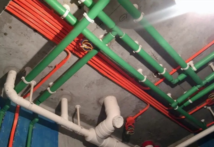 老房裝修水電需要全改嗎？—— 青島東方家園裝飾為您解答