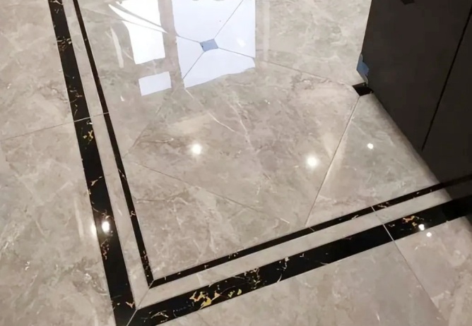 裝修大揭秘：瓷磚波打線為何失寵？?