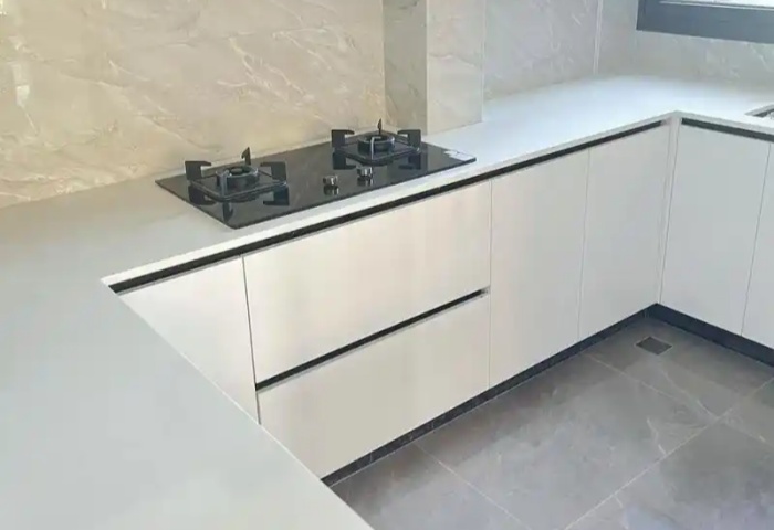 裝修選廚房臺(tái)面犯難？這些材質(zhì)科普幫你避坑